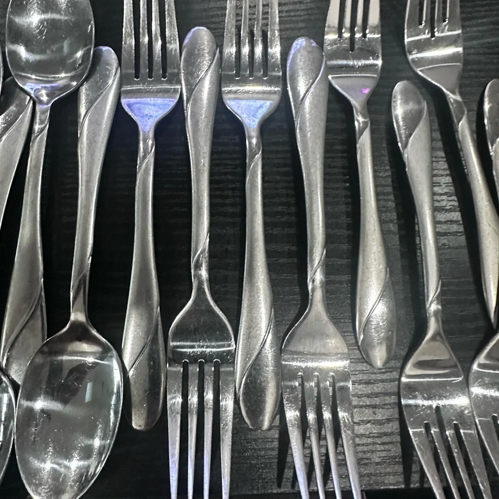 Cambridge SWIRL SAND SS Flatware 20 Piece Lot Satin & Gloss Service for 4 plus